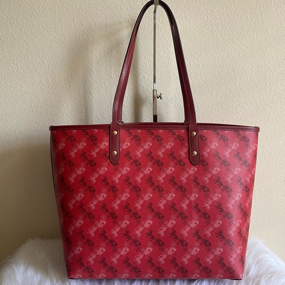 Coach - Picture 6 of 8